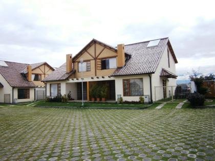 BONITA CASA PARA VIVIR CONOCOTO