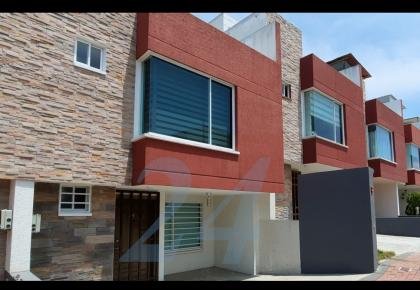 POR MOTIVO DE TRABAJO VENDO LINDA CASA EN CALDERÓN, QUITO