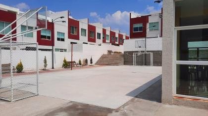 POR MOTIVO DE TRABAJO VENDO LINDA CASA EN CALDERÓN, QUITO