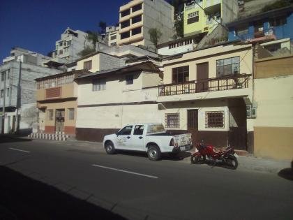 SE VENDE UNA PROPIEDAD EN LA CIUDAD DE AMBATO – TUNGURAHUA; EN EL MEJOR Y MÁS HERMOSO SITIO DE LA CIUDAD DE AMBATO, SECTOR MIRAFLORES, SON 563M2 CON C
