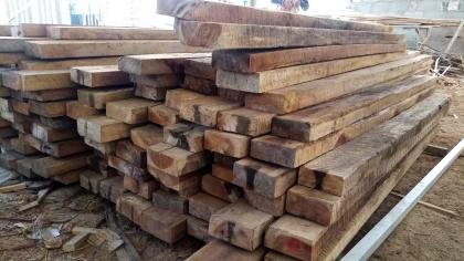 CUARTONES BATIENTES DE MADERA PARA EXTERIOR. MADERA DIMENSIONADA