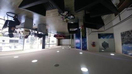 VENDO LOCAL COMERCIAL REMODELADO EN LA AVENIDA 6 DE DICIEMBRE QUITO-ECUADOR