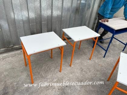 MESA DE PUPITRE