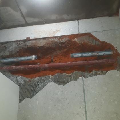 De lunes a domingo y feriados servicio de plomería encabritado material norte de Quito