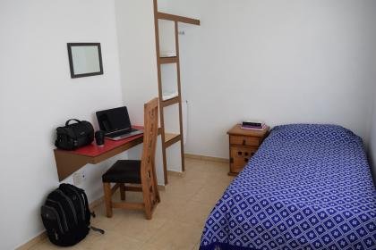 HABITACION AMOBLADA DISPONIBLE