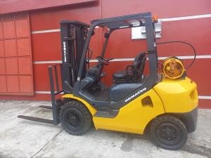 VENDO MONTACARGA KOMATSU 2,5 TON. NEGOCIABLE