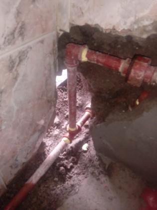 Plomero en cobre y todo material de lunes a domingos norte de Quito
