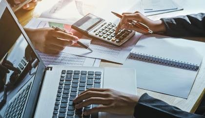 Asesoría de tesis y proyectos universitarios