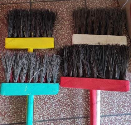 Escobas de madera mixta Wype trapos