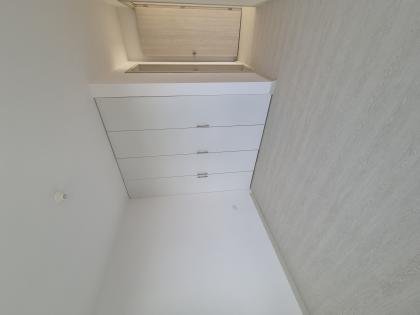 Exclusivos departamentos nuevos de venta en el edificio residencial Nueva Aurora, en el sur de Quito, ubicado en la esquina de las calles S50F y Oe3B