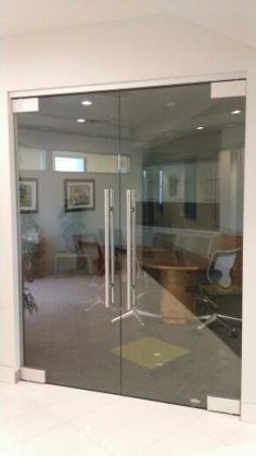 ALUMINIO Y VIDRIO TEMPLADO 0998564049