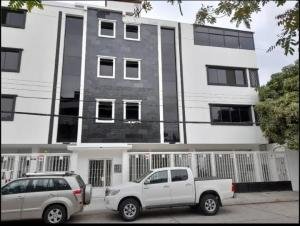 Alquilo Moderna Oficina en Kennedy Norte